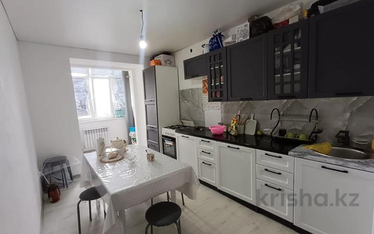 3-комнатная квартира · 74 м² · 9/9 этаж, Молдашева за 25 млн ₸ в Уральске — фото 2
