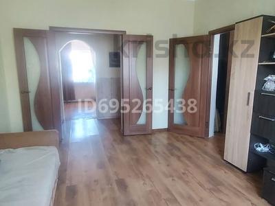 Отдельный дом · 3 комнаты · 85 м² · 10 сот., Чехова — Остановка Чехова за 30 млн 〒 в Атырау