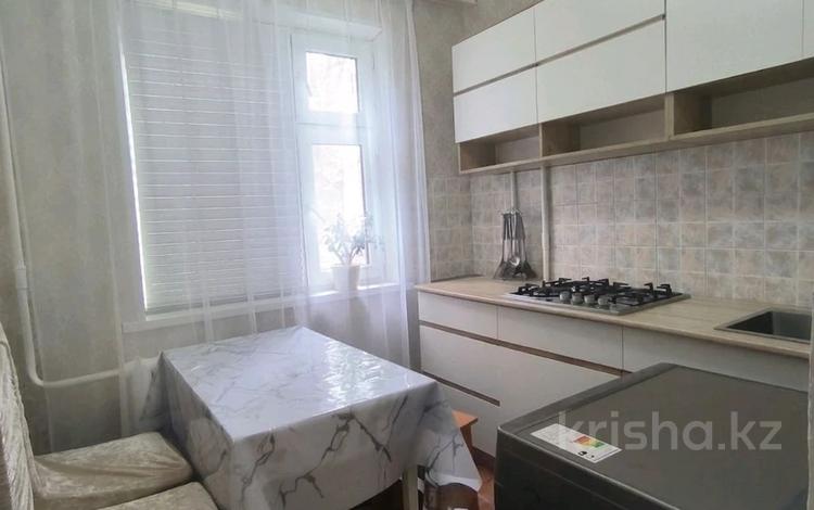 2-бөлмелі пәтер · 45 м² · 2/5 қабат, Абая, бағасы: 16.5 млн ₸ в Уральске — фото 2
