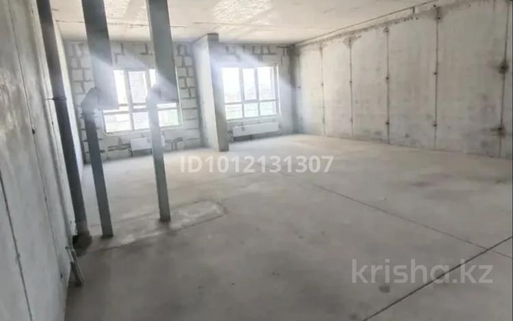 3-бөлмелі пәтер · 70 м² · 3/12 қабат, мкр Акбулак, дарабоз 91, бағасы: 45 млн ₸ в Алматы, Алатауский р-н — фото 2