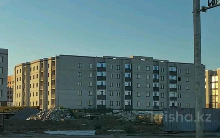 2-комнатная квартира · 77.93 м² · 5/5 этаж, мкр. Алтын орда 355 за 16.5 млн ₸ в Актобе — фото 18