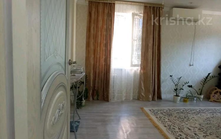 3-бөлмелі пәтер · 62 м² · 2/5 қабат, 2 ш/а., Ибатова, бағасы: 18.6 млн ₸ в Актобе, мкр 8 — фото 2