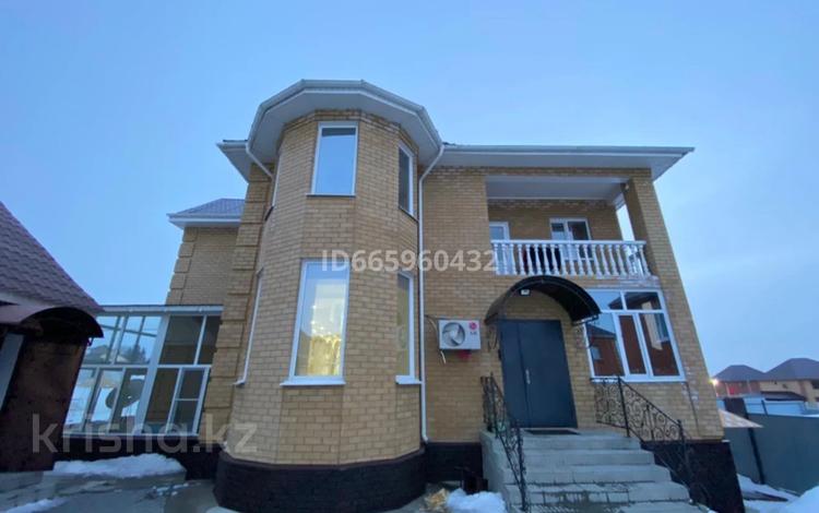 9-бөлмелі үй тәулігіне, 350 м², 10 сот., Нуршаикова 11, бағасы: 130 000 〒 в Усть-Каменогорске — фото 2