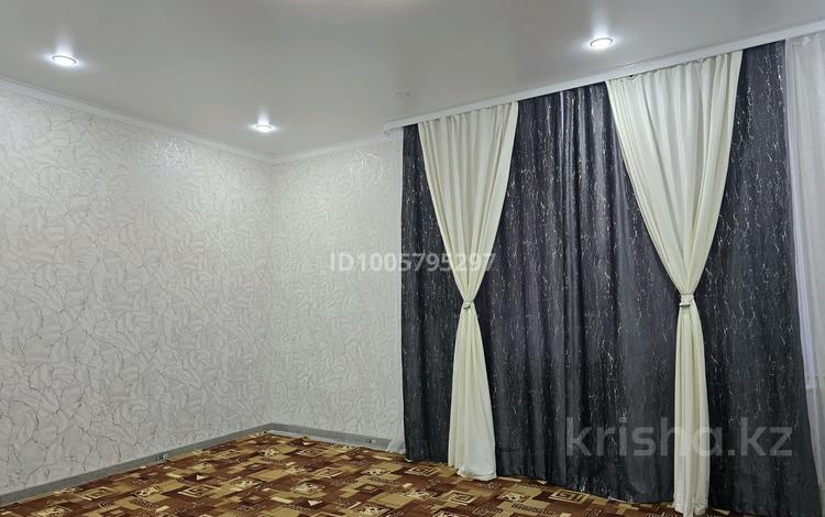 2-комнатная квартира · 61 м² · 3/5 этаж, мкр Кадыра Мырза-Али — Правдухина за 220 000 ₸ в Уральске — фото 2