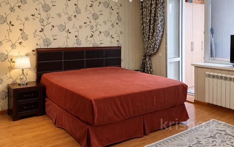 3-комнатная квартира · 110 м² · 4/5 этаж, Тауелсыздык 3 за 300 000 ₸ в Актобе — фото 2