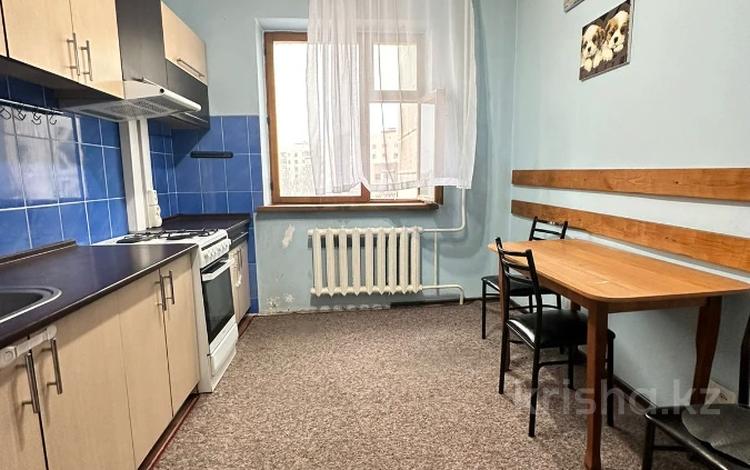 1-комнатная квартира, 40 м², 6/9 этаж, мкр Коктем-1 4