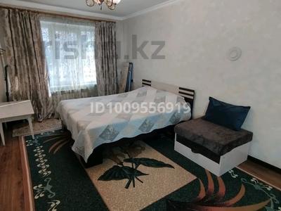 1-бөлмелі пәтер · 32 м² · 1/4 қабат, Абылай хана 26 — Райымбек- Абылай хана, бағасы: 14 000 ₸ в Алматы, Алмалинский р-н