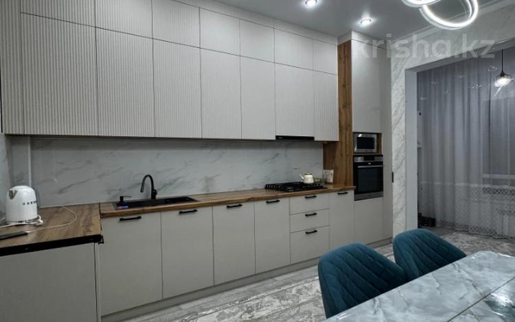 2-бөлмелі пәтер · 77.1 м² · 3/7 қабат, Алтын орда ш/а., бағасы: 38 млн ₸ в Актобе, мкр. Алтын орда — фото 16