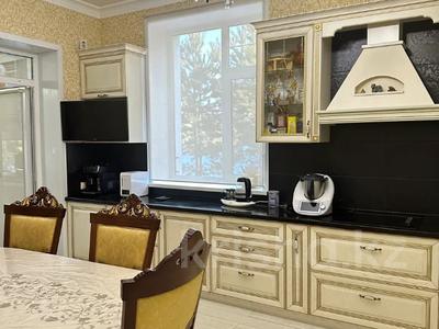 Отдельный дом · 5 комнат · 350 м² · 15 сот., Космонавтов за 600 млн 〒 в Астане