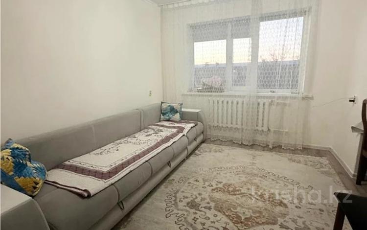 3-комнатная квартира · 60.9 м² · 5/5 этаж, Майкудук, 16й микрорайон 25 за 13.5 млн ₸ в Караганде, Алихана Бокейханова р-н — фото 2