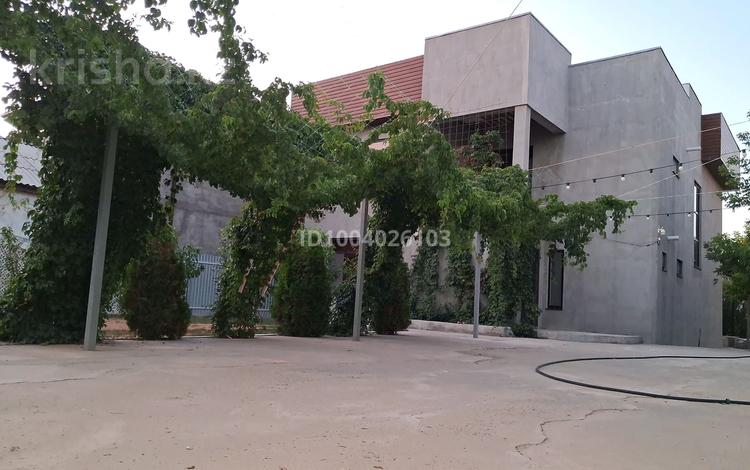 Отдельный дом · 5 комнат · 300 м² · 8 сот., пгт Балыкши, Айнаш Байжигитовой за 80 млн 〒 в Атырау — фото 2