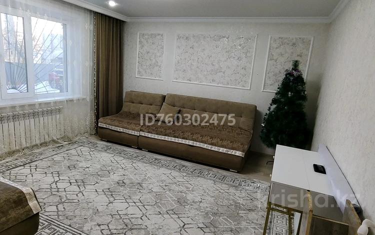 3-комнатная квартира · 62.8 м² · 1/5 этаж, Майкудук, Майкудук, мкр Восток-3 17 — Детский сад Молдир. 8школа за 28.5 млн 〒 в Караганде, Алихана Бокейханова р-н — фото 62