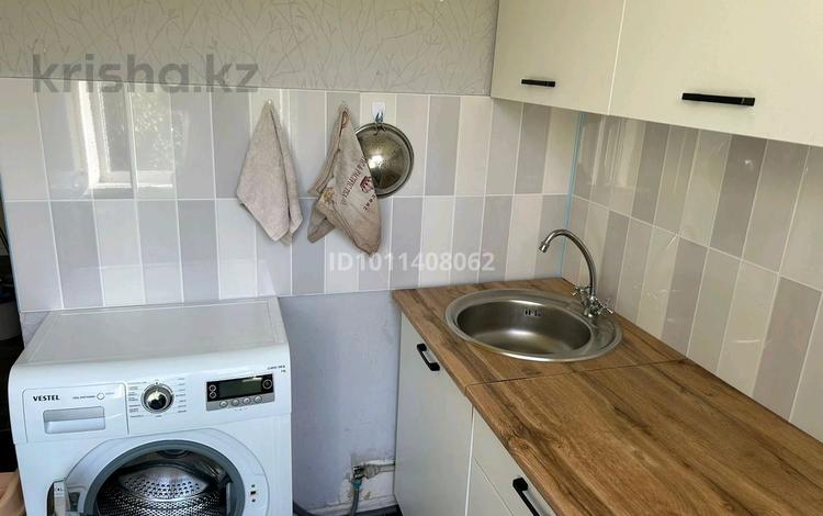 3-комнатная квартира · 60 м² · 5/5 этаж, ул. Яссауи 13А за 250 000 ₸ в Алматы, Ауэзовский р-н — фото 2
