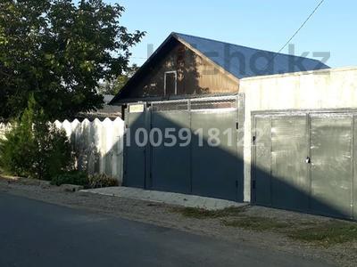 Отдельный дом · 4 комнаты · 120 м² · 12 сот., мкр Акбулым, Громова 43 — Абая ташкентская за 40 млн 〒 в Таразе