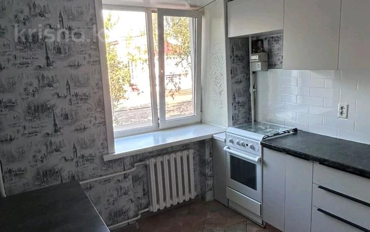 1-комнатная квартира · 32 м² · 3/5 этаж, Интернациональная 77 за 110 000 ₸ в Петропавловске — фото 2