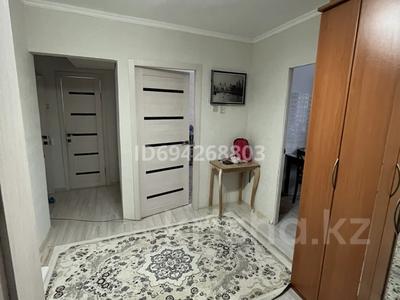 2-комнатная квартира, 57 м², 2 этаж помесячно, Ауезова 3 за 150 000 〒 в Хромтау