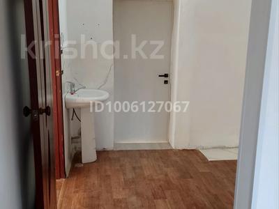 Свободное назначение, офисы, склады, медцентры и аптеки, образование · 54 м² за 200 000 〒 в Шымкенте, Абайский р-н