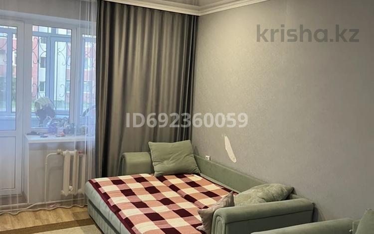 2-комнатная квартира, 60 м², 1/5 этаж помесячно, Есенберлина 4/2