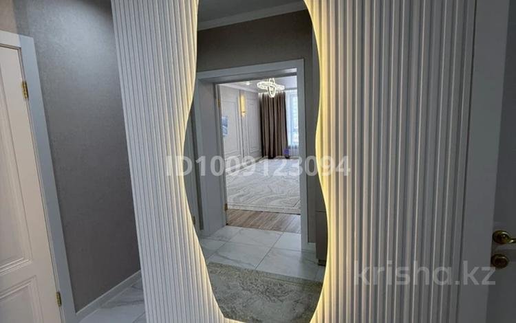 3-бөлмелі пәтер · 95.5 м² · 8/9 қабат, самал 72/4, бағасы: 53 млн ₸ в Уральске — фото 2