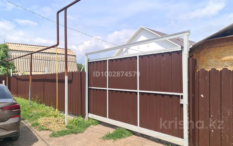 Отдельный дом · 4 комнаты · 100 м² · 7.7 сот., Садовое товарищество строитель 28А — Дом инвалидов за 30 млн 〒 в Уральске — фото 2