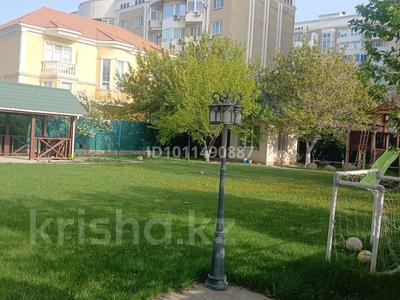 Жеке үй · 10 бөлме · 800 м² · 20 сот., Айтеке Би 95Б, бағасы: 3.5 млн 〒 в Атырау
