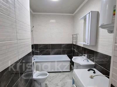 2-комнатная квартира, 60 м², 3/9 этаж помесячно, мкр Нурсат 2, Мкр. Нурсат 172Б за 220 000 〒 в Шымкенте, Каратауский р-н