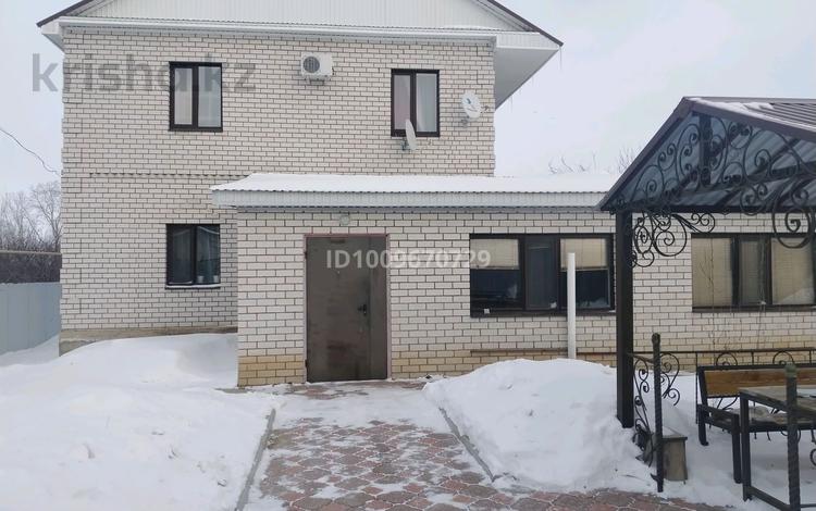 Отдельный дом · 6 комнат · 200 м² · 21 сот., Автомобилист 204 за 50 млн ₸ в Актобе, мкр Акжар — фото 2