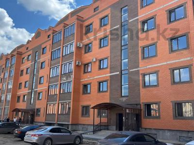 3-комнатная квартира · 111.4 м² · 4/5 этаж, мкр. Алтын орда, Тауелсиздик 228/3 — ЗА ГРИЛЬ БАРОМ ГАРАЖ за ~ 26.7 млн 〒 в Актобе, мкр. Алтын орда