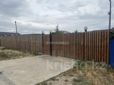 Отдельный дом · 3 комнаты · 100 м² · 8 сот., мкр Бирлик-2, 17 улица 8 за 12 млн ₸ в Атырау