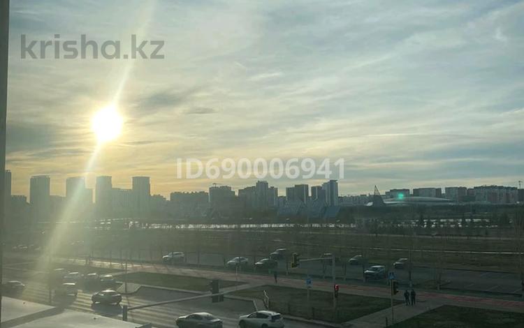 4-комнатная квартира · 111 м² · 2/14 этаж, Туркестан 14 — Панарамные окна с видом на ботанический сад. за 85.5 млн ₸ в Астане, Есильский р-н — фото 24