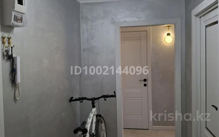 2-бөлмелі пәтер · 50 м² · 1/5 қабат, Шанхай ш/а., Рыскулова 18/2 — Отеген Турмагамбетов, бағасы: 15.9 млн ₸ в Актобе, мкр Шанхай — фото 3