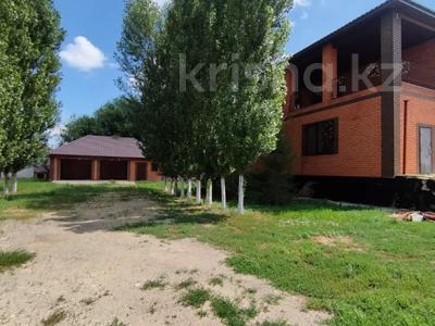 Жеке үй · 7 бөлме · 382 м² · 25 жүзд., Участок 133, бағасы: 1 млн ₸ в Актобе, жилой массив Юго-Запад-2