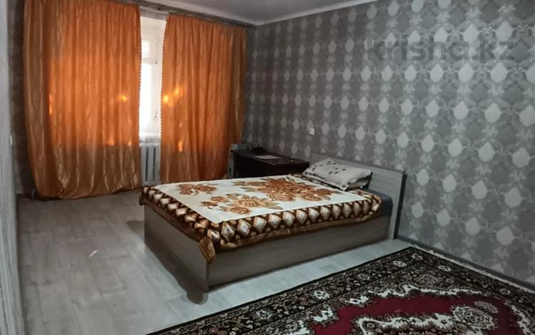 1-бөлмелі пәтер · 29.8 м² · 2/5 қабат, Абая, бағасы: 10 млн ₸ в Уральске, мкр Школьник — фото 2