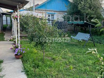 Продажа домов и дачи в Западно-Казахстанской обл.: Отдельный дом · 3 комнаты · 70 м² · 5.6 сот., Чапаева 69 — Ресторан Наш двор за 24 млн 〒 Отдельный дом · 3 комнаты · 70 м² · 5.6 сот., Чапаева 69 — Ресторан Наш двор за 24 млн 〒 в Аксае