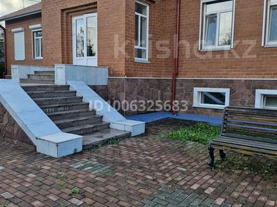 Отдельный дом · 4 комнаты · 229 м² · 22 сот., Нурлыжол 67 за 215 млн 〒 в Петропавловске