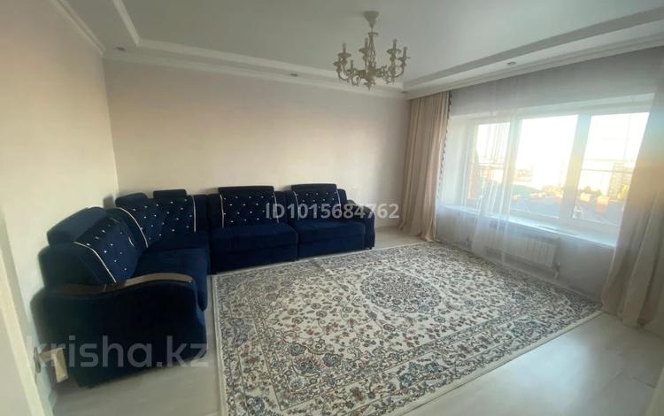 2-комнатная квартира · 60 м² · 10/10 этаж, мкр. Алтын орда 60/1 за 200 000 ₸ в Актобе — фото 2