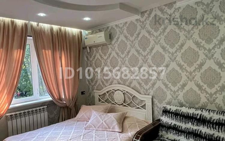 1-комнатная квартира · 55 м² · 3/4 этаж, Б момышулы 8А за 10 000 ₸ в Шымкенте, Абайский р-н — фото 2
