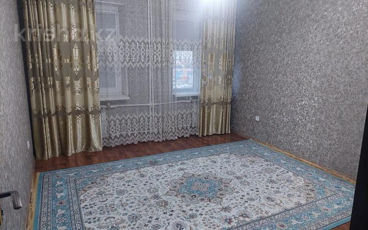 2-бөлмелі пәтер · 56.7 м² · 3/4 қабат, "Шығыс 2" ш/а. 379, бағасы: 14 млн ₸ в Актау, мкр "Шыгыс 2" — фото 2