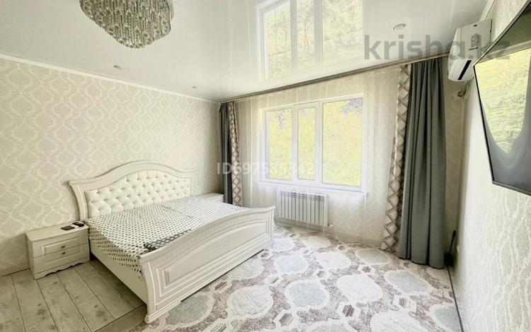 1-комнатная квартира · 40 м² · 7/10 этаж, мкр Кунаева за 2 000 ₸ в Уральске — фото 2
