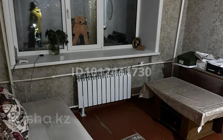1-комнатная квартира · 30 м² · 5/5 этаж, мкр Новый Город, Нуркен абдирова 54 — Двор магазин серебристый за 11.5 млн ₸ в Караганде, Казыбек би р-н — фото 2