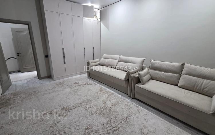 1-бөлмелі пәтер · 47.7 м² · 3/5 қабат, Алтын орда ш/а. 12Л — Отличное расположение: рядом школа, детский сад, баня, ресторан «1001» и всё необходимое для комфортной жизни., бағасы: 25 млн ₸ в Актобе, мкр. Алтын орда — фото 2