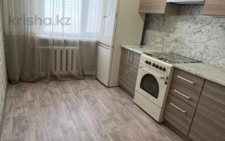 3-бөлмелі пәтер · 65 м² · 6/9 қабат, Абая, бағасы: 28 млн ₸ в Петропавловске — фото 2