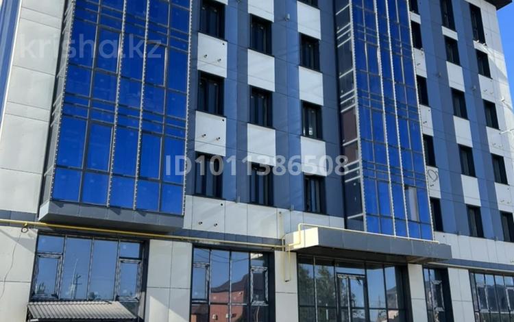 1-бөлмелі пәтер · 46.7 м² · 3/6 қабат, мкр Жана Орда 15 — проспект Абулхаир хана и улица Қызылжарская, бағасы: 25 млн ₸ в Уральске — фото 23