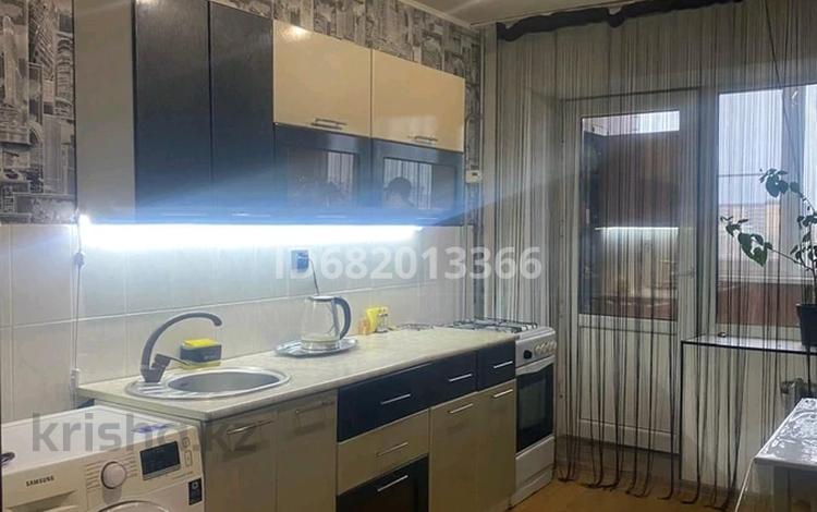 1-бөлмелі пәтер · 40 м² · 6/9 қабат, 4 ш/а 38 — Гостиница Виктория, бағасы: 10 000 ₸ в Уральске, мкр 4 — фото 25