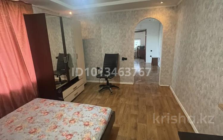 Часть дома · 2 комнаты · 47 м² · 3 сот., мкр Северо-Восток 2 — 23 школа за 150 000 ₸ в Уральске — фото 2
