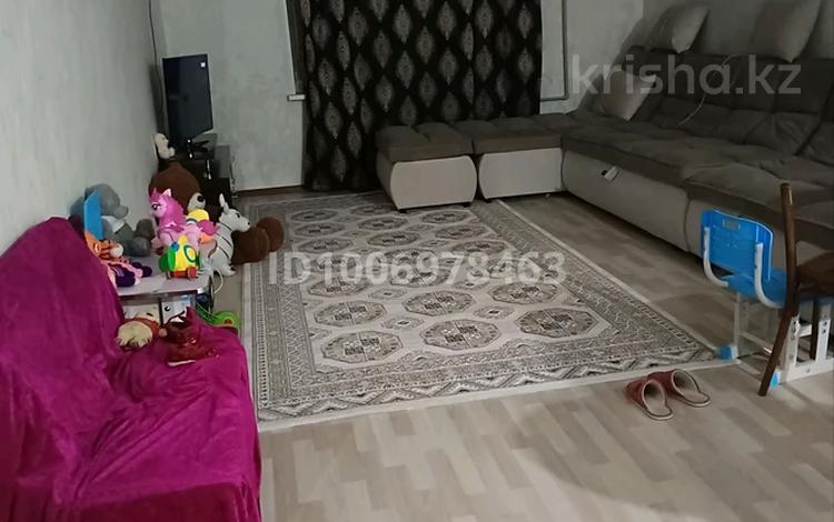3-бөлмелі пәтер · 90 м² · 2/9 қабат, Физкультурная 4а, бағасы: 40 млн ₸ в Семее — фото 2
