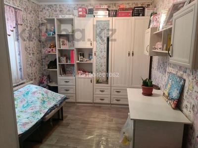 Отдельный дом · 4 комнаты · 80 м² · 4 сот., Акылбекова 71 — Дом находится залиний за 20 млн 〒 в Таразе