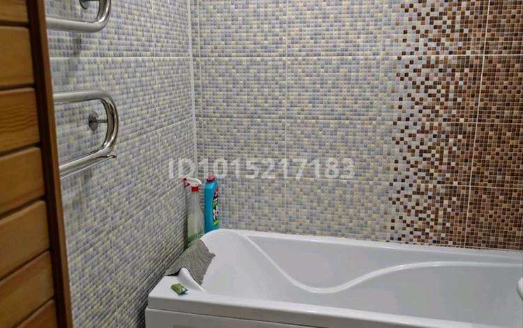 3-бөлмелі пәтер · 68 м² · 3/3 қабат, Павлодарская — 10 школа, бағасы: 300 000 ₸ в Экибастузе — фото 2
