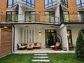 5-бөлмелі пәтер · 240 м² · 1/3 қабат, мкр Тау Самал, Ладушкина 89, бағасы: 330 млн ₸ в Алматы, Медеуский р-н