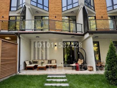 5-бөлмелі пәтер · 240 м² · 1/3 қабат, мкр Тау Самал, Ладушкина 89, бағасы: 330 млн ₸ в Алматы, Медеуский р-н